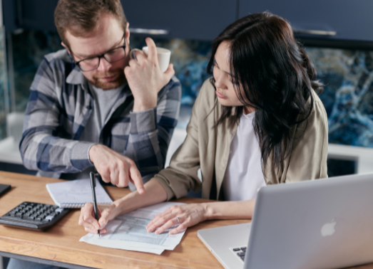 How to Ace Invoicing at Your Cell Phone Repair Business
